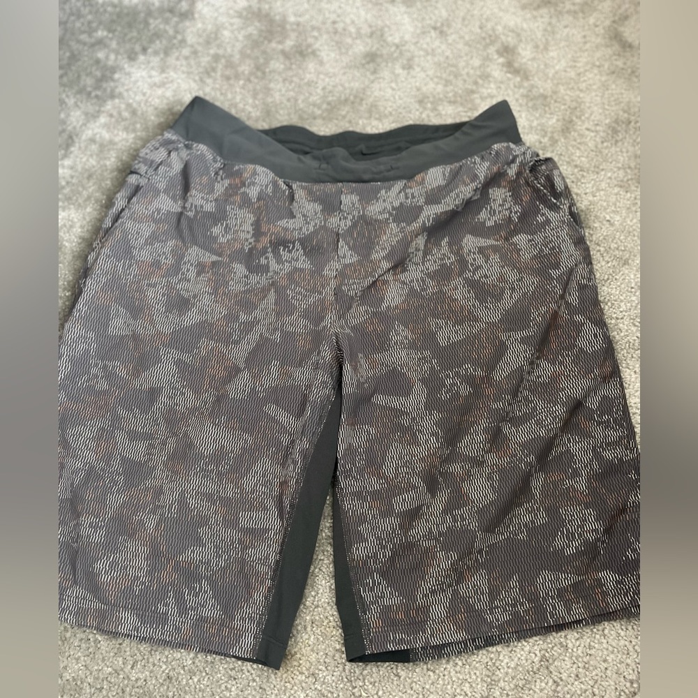 Lululemon T.H.E. Short Linerless Size Large